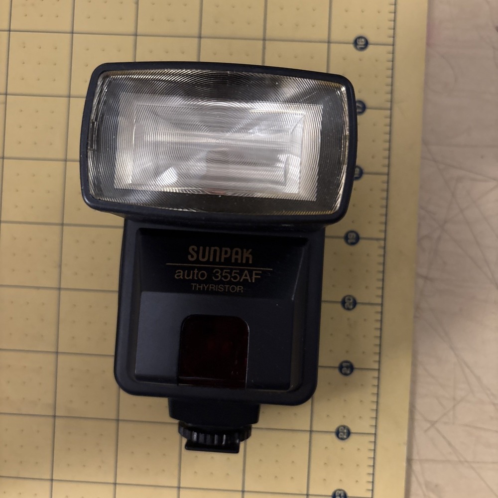 Sunpak Auto 355AF THYRISTOR Camera Flash - Picture 4 of 6